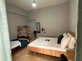 Milto's Rooms, hotel i Himarë