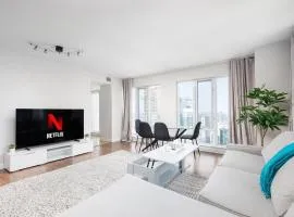 Modern 2BR City Retreat King Bed & Free Parking