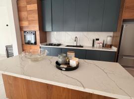 Marina Village, hotel en El Soco