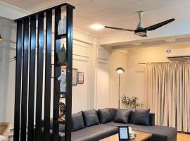 Designer 1 bedroom , self check-in , pool & soana