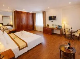 ORANGE Hotel - near Dragon Bridge & the Cathedral, in the Heart of the City, Warm as Home