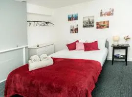 2 of 5 Room Cozy, spacious and modern in Camden Town