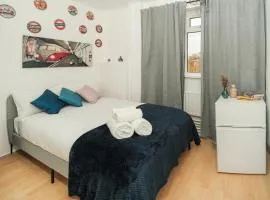 3 of 5 Room Cozy, spacious and modern in Camden Town