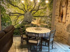 Au Pied de Troncais, hotel en Coust