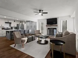 Chic & Comfy Stay Close to Everything