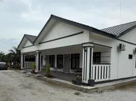 De Bagan Village, Tanjong Karang