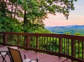 Mountain hideaway long range views with pool table, hot tub and spectacular fireplace