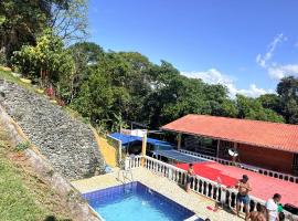 Casa LUCY, hotel in Yumbo