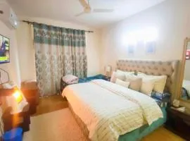 3 BHK Condo For Family On Manali Expressway