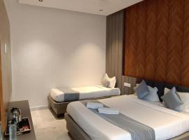 Viesnīca Hotel Kiara Eshosans Palace pilsētā Širdī