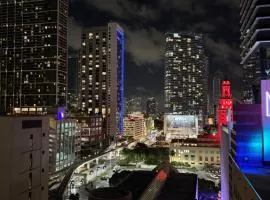 Miami Luxury Suite Infinity Pool