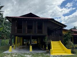 Laman Warisan Opah Homestay, Hotel in Manong