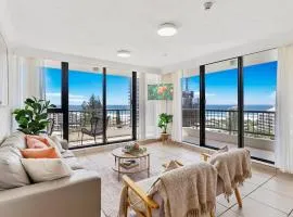 Luxe Ocean & River Views Apt - 2 Bed 2 Bath