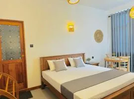 Crystal Pearl Villa, Weligama - 5 min to Beach