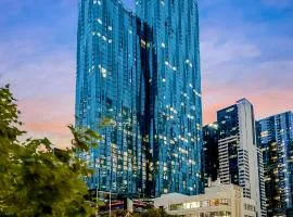 Luxury CBD 2B2B Next To Melbourne Central Pool Gym