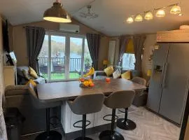 77 Willows, 7 lakes country Park