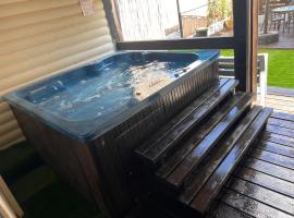 אחוזת שוקולד לבן, Hotel in Ya‘ara