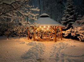 Apartamenty Gajówka- rowery, plac zabaw, sauna, jacuzzi，斯特迦納的飯店