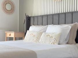 Apartament w Słupsku z klimatyzacją balkonem parkingiem, hotel in Słupsk