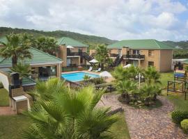 Fun & Affordable Beach Pad, Steps from the Sand: Sedgefield şehrinde bir otel