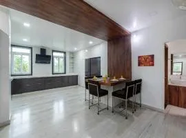 Sunset View 5bhk Villa by DanCenter | Pvt Pool | Udaipur