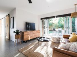 The Sunshine Bungalow Beautiful Noosa Home, bungalow in Sunshine Beach