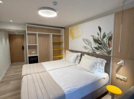 Compass Hotel，阿爾貝納的飯店