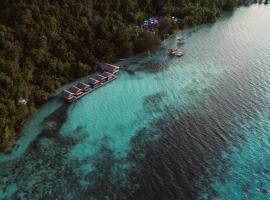 Junior Homestay, готель у місті Kri