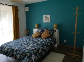 Gite Les Clématites au coeur des Volcans d'Auvergne, hotel a Saint-Ours