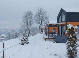 Varadeo Hill Resort, hotel in Şuncuiuş