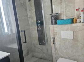 Appartement refait à neuf I 4 chambres à louer individuellement I Business travelers, hotelli kohteessa Dunkerque