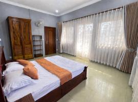 2-bedroom House in Battambang, hotel di Phumĭ Svay Chh'êh