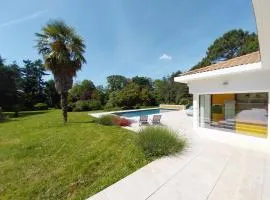 Magnifique villa 5 etoiles avec piscine privee parc 2 ha