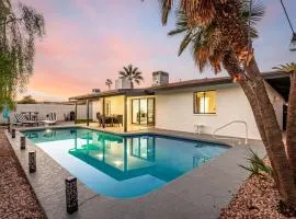 3BR Retreat with Diving Pool BBQ and Workspace