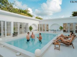 EKOSTAY Gold - Ark Stone Villa, hotel i Alibag