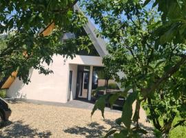 The House, hotel in Corbi