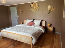 Las Mijeannos, Hotel in Cazalrenoux