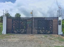 Cabinas Pacific Breeze, hótel í Parrita