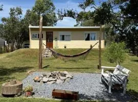 Casa en Punta Colorada con gran fondo y fogón