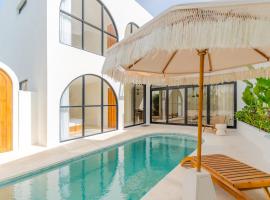 Amici - Indoor Living 3BR Family Pool Villa - Pererenan โรงแรมในPererenan