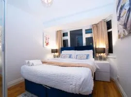 Free Parking 4-Bed Fully Equipped Home