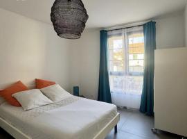 Hébergement neuf, centre-ville de Morestel - Résidence Boyraz, Hotel in Morestel