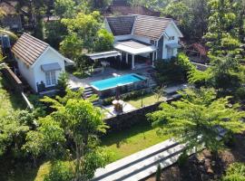 Omah Putih Riverside, khách sạn ở Sejatisetran