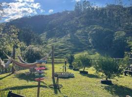 Sitio encantos do vale, hotel in Major