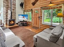 3BDR Creekside Cabin Near Trails and Main Street