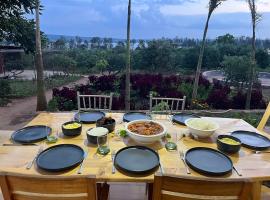 Eagle View Farm & Lake Retreat, hotell i Gashora