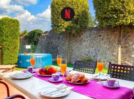 MillyHolidays - Apartment Lillà - Center - Nearby Beach - Private Garden - Spa Pool, hotel a Bardolino