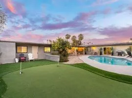 Modern 1-BR House Pool Putting green Central