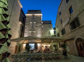 Murum Heritage Hotel, hotel u blizini znamenitosti 'Dioklecijanova palača' u Splitu