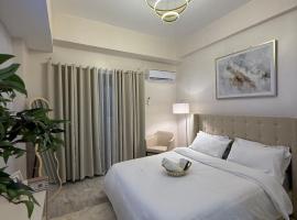 Aesthetic Condo Near Anjo World Free WIFI and Pool, Hotel in Minglanilla